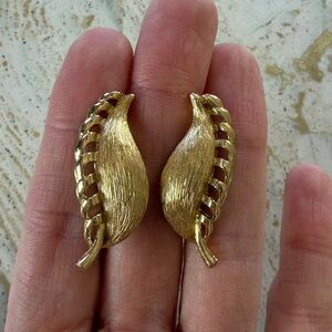 Vintage Monet Gold Tone Clip-On Leaf/Feather Earrings • Statement Jewelry